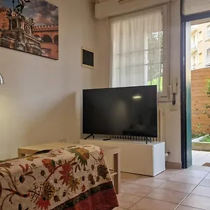  Apartment Fiorilli House - Fair District - Gratis Private Parking Italien